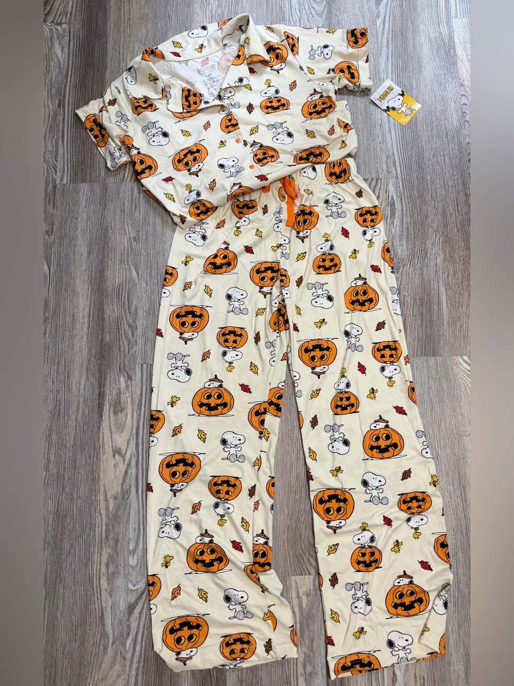 Peanuts Pumpkin Snoopy Women’s Halloween Pajama Set